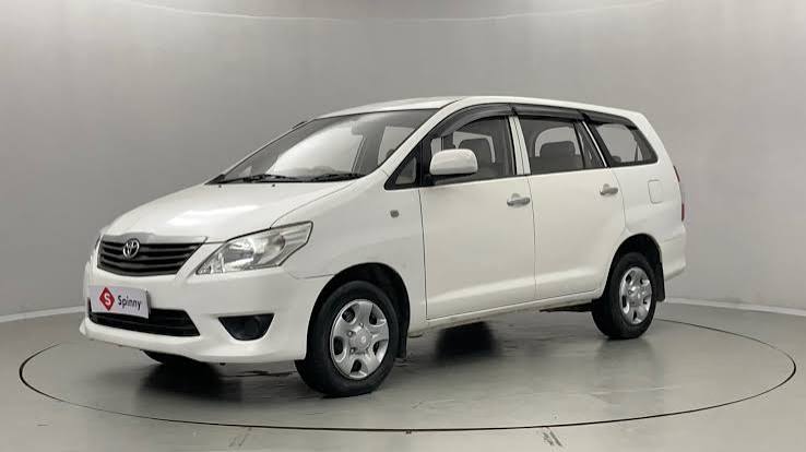 Innova taxi available at Bir Billing Taxi 24 Hours